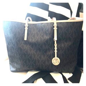 Michael Kors Jet Set Tote